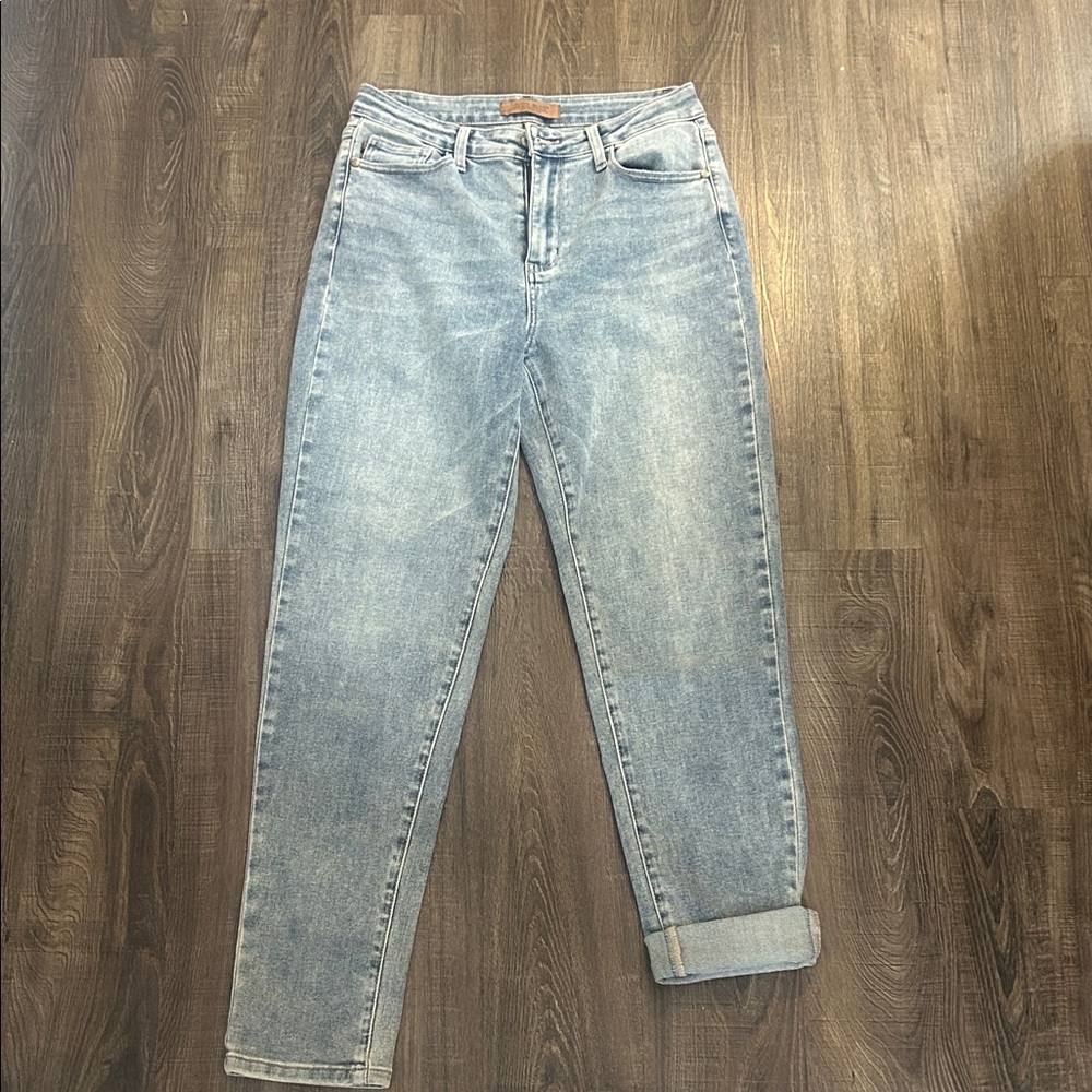 Judy Blue High Waist Vintage Wash  Roll
Cuff Boyfriend Jeans, size 9/29, EUC